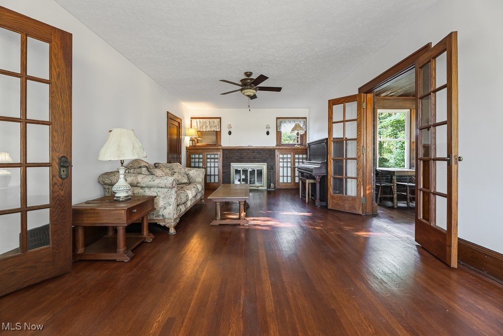 Em & R Myers 1 - Residential