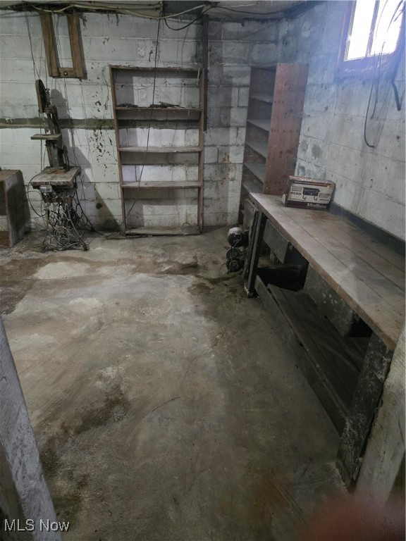 Em & R Myers 1 - Residential