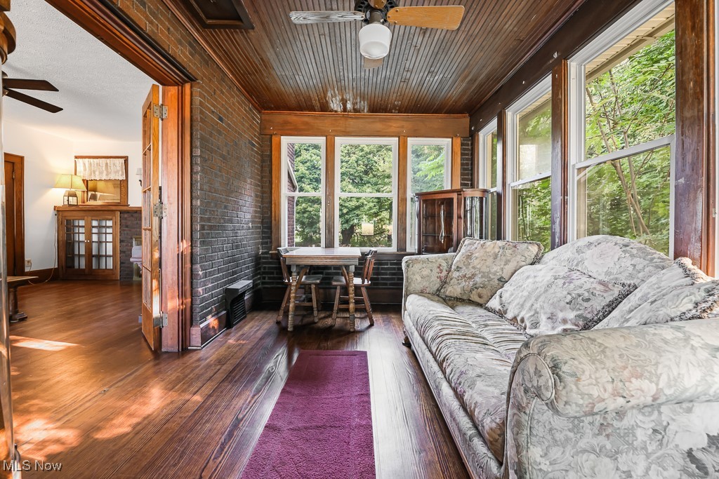 Em & R Myers 1 - Residential