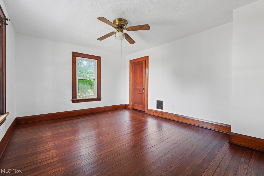 Em & R Myers 1 - Residential