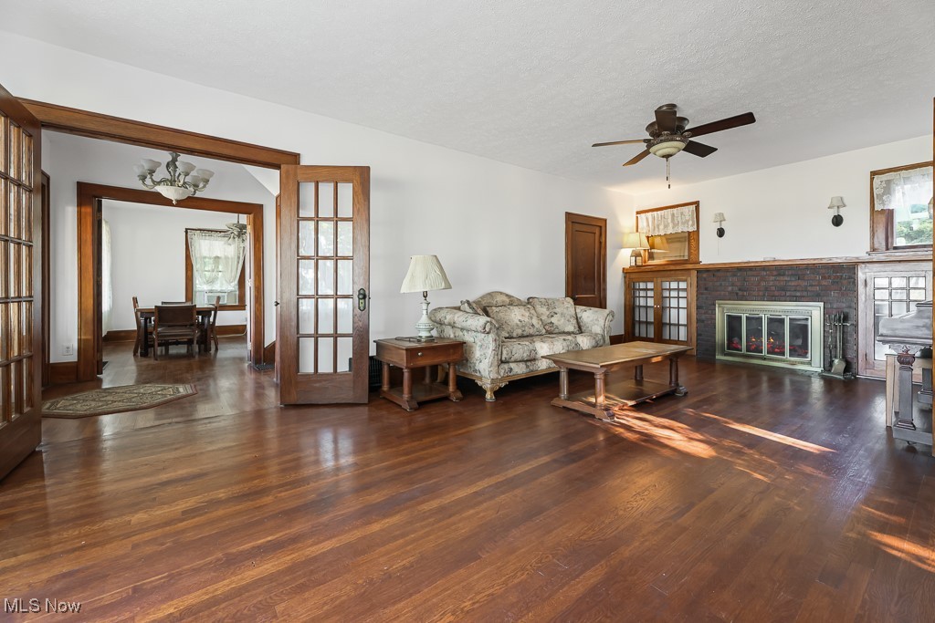 Em & R Myers 1 - Residential