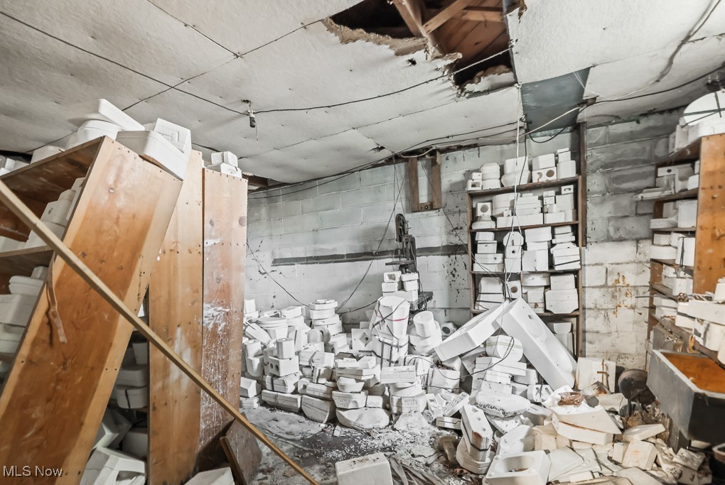 Em & R Myers 1 - Residential