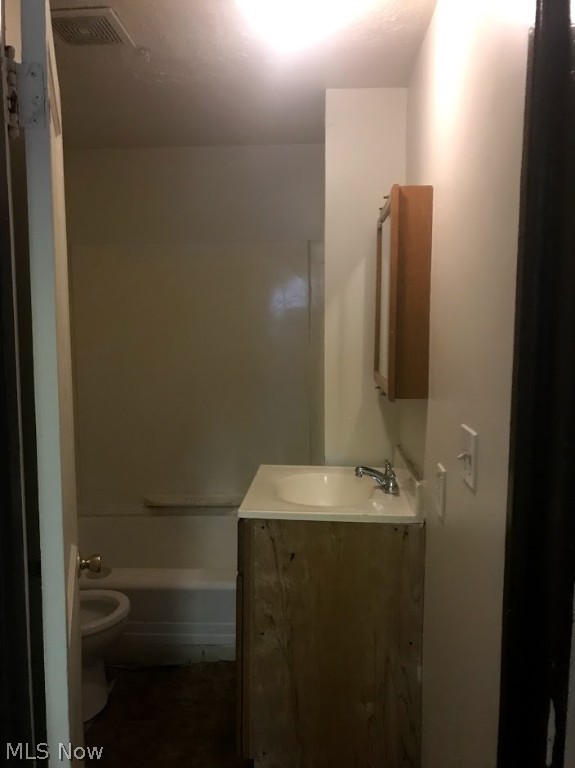 Joseph Laronges Lake Shore Boule - Residential Income