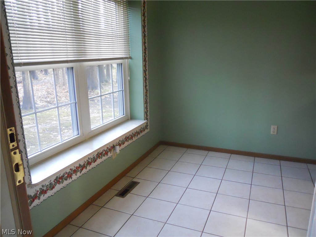 Forest Huntington Woods Condo - Residential