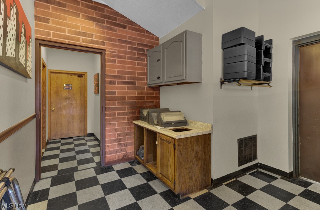 Pike - Commercial Sale