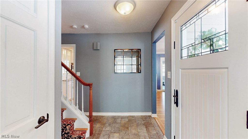 Photo of 145 Greenbrier Drive, Chagrin Falls, OH 44022 (MLS # 5192125)