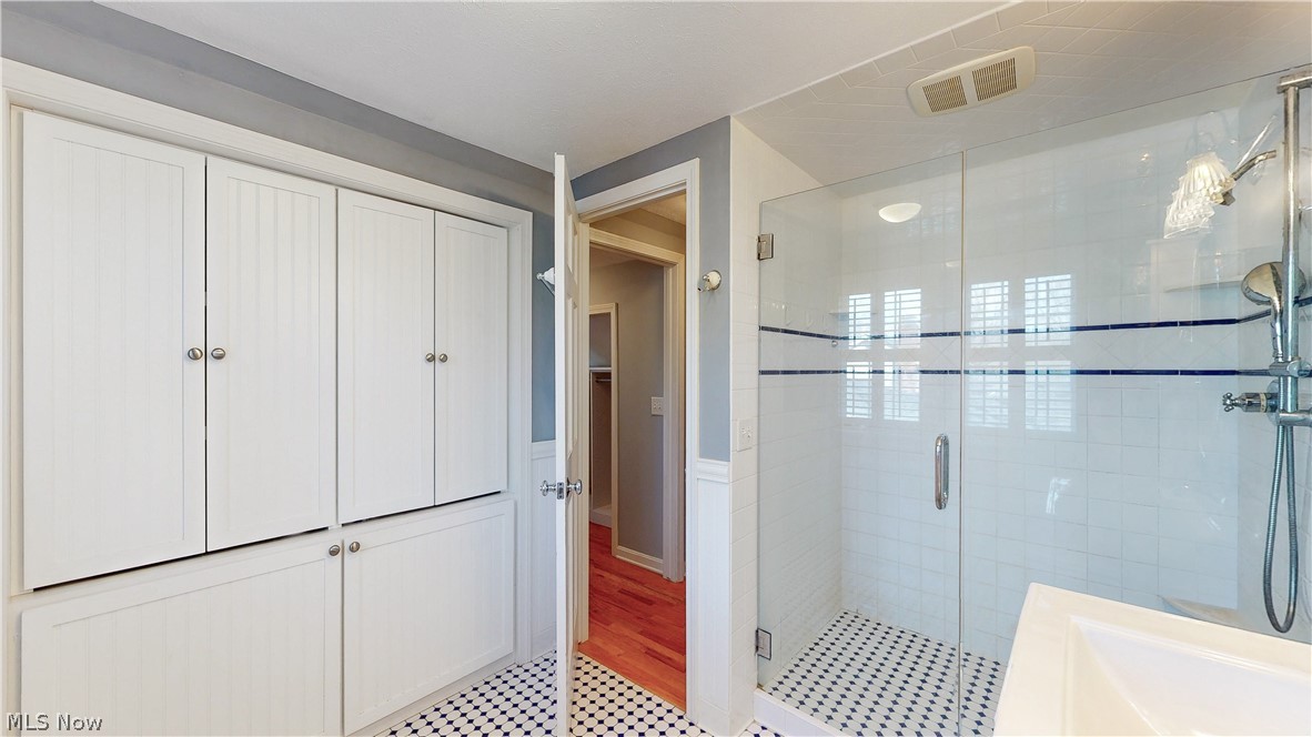 Chagrin Acres - Residential