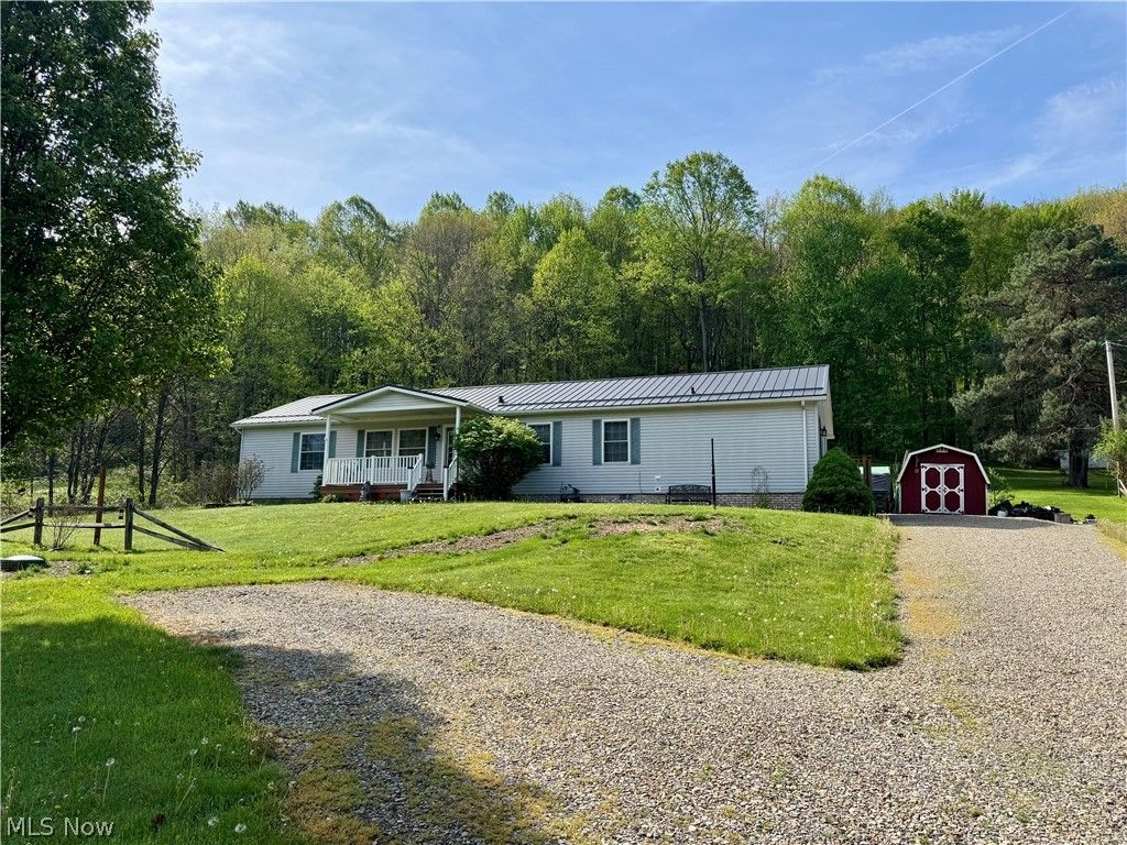 Photo of 1816 Mud Run Road SE, New Philadelphia, OH 44663 (MLS # 5202571)