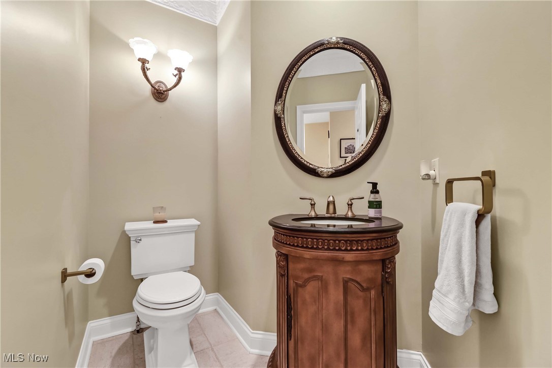 3088 N Windsor Court, Westlake, Ohio image 14