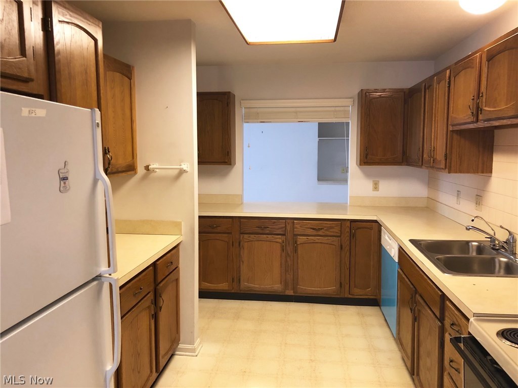 Adena Knolls Condominiums - Residential