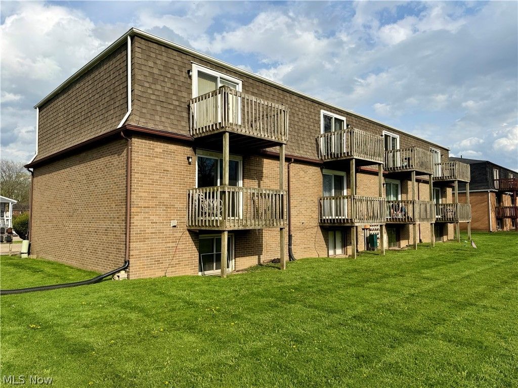 Photo of 4107 Orchard Dale Drive NW #8, Canton, OH 44709 (MLS # 5201924)