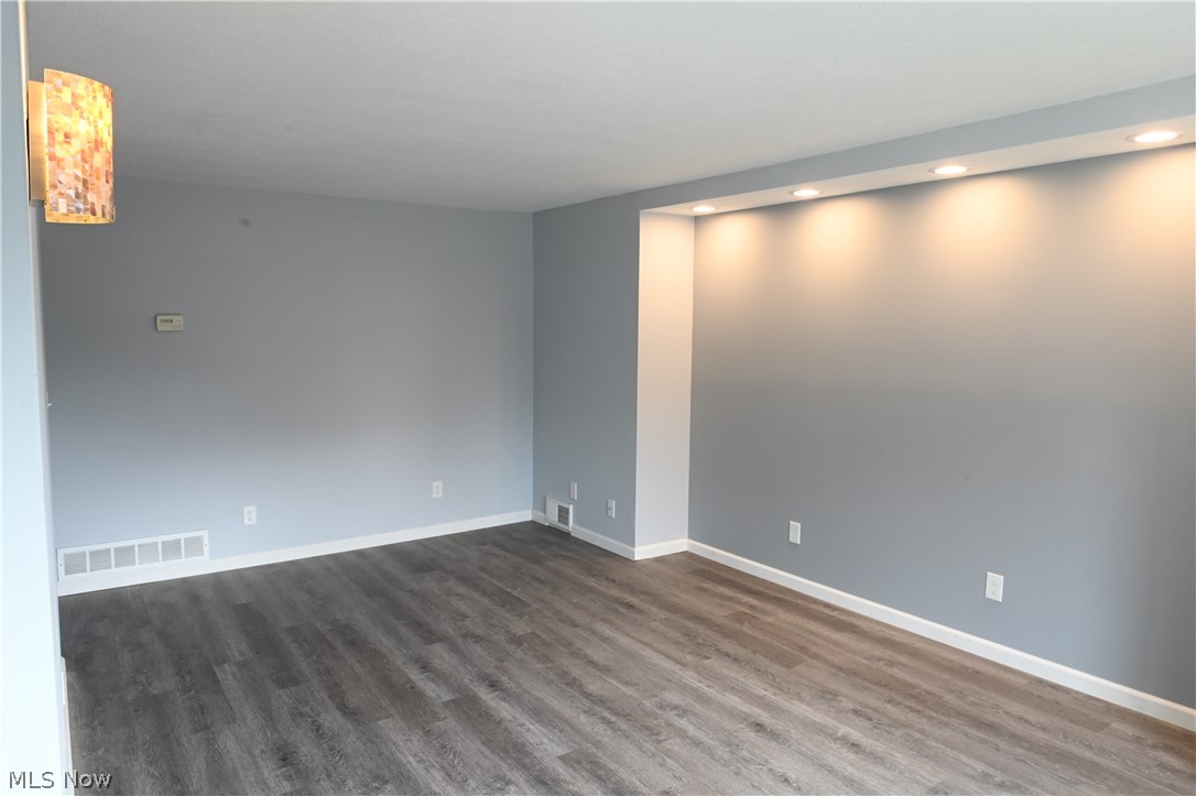 Willobee-On-The-Lake 02 - Residential