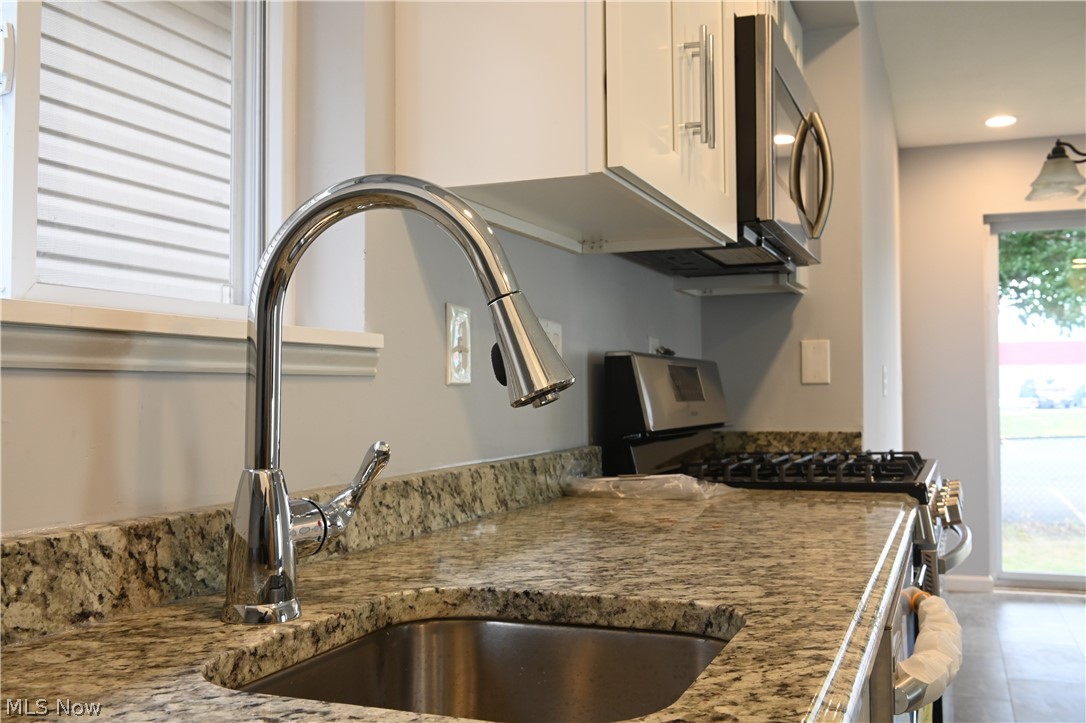 Willobee-On-The-Lake 02 - Residential