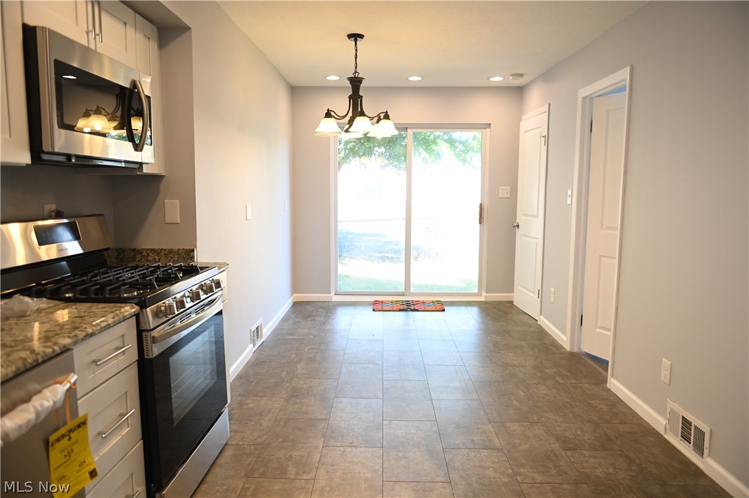 Willobee-On-The-Lake 02 - Residential