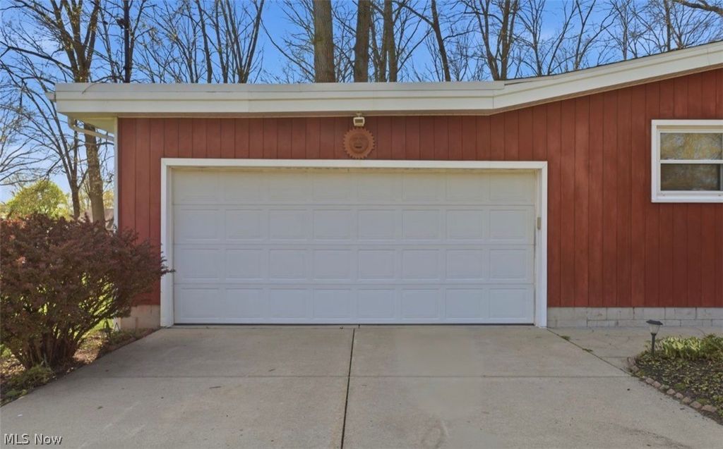 Photo of 6972 Ronjoy Place, Youngstown, OH 44512 (MLS # 5203576)