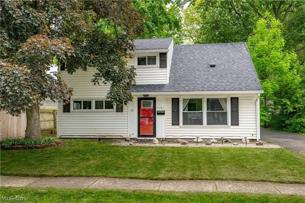 Photo of 1151 Ruth Avenue, Cuyahoga Falls, OH 44221 (MLS # 5212431)