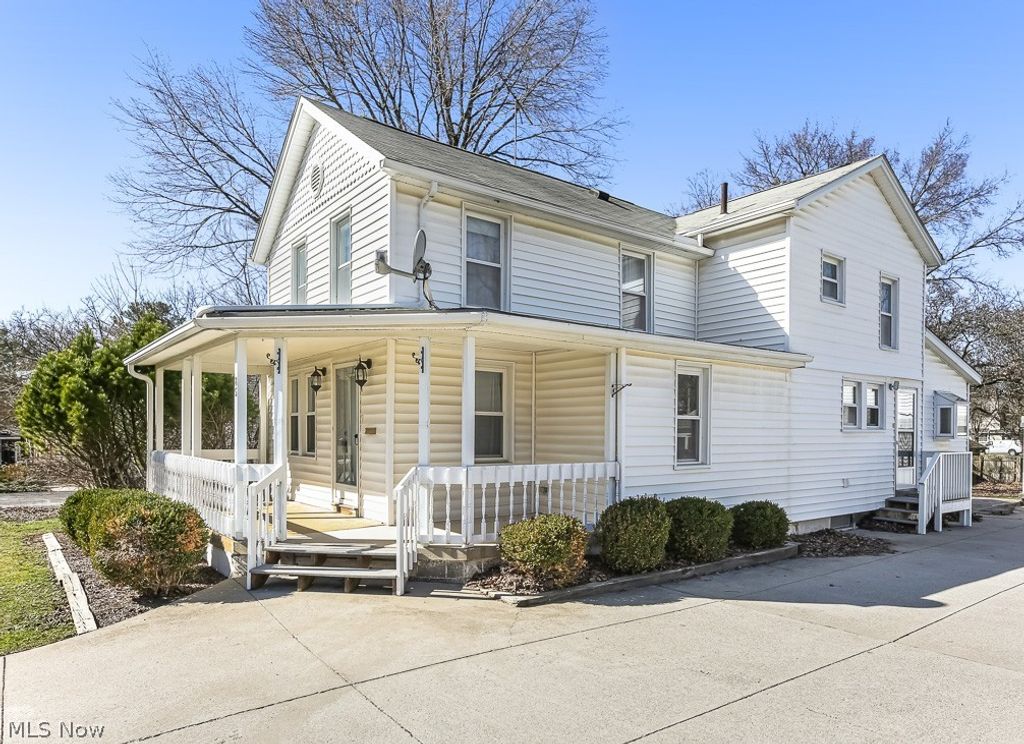 Photo of 85 Maple Drive, Hudson, OH 44236 (MLS # 5217009)