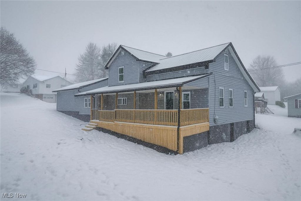 Photo of 35 W 5th Street, Dresden, OH 43821 (MLS # 5177103)