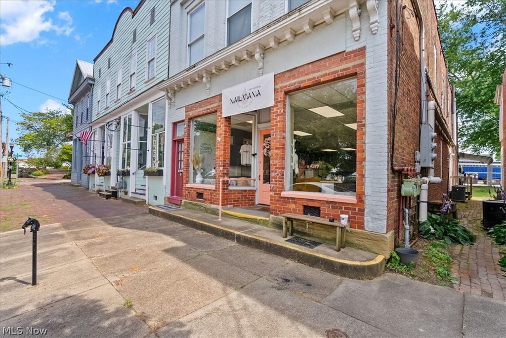 Photo of 118 Maple Street, Marietta, OH 45750 (MLS # 5200098)