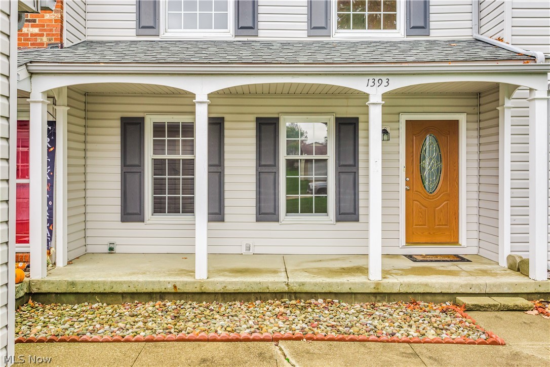 Don't like yard work? Then this is your opportunity to own an affordable condo located in a desirable area.3 bedroom, 1.5 baths and a full basement for extra storage. 1 car garage, 2018 kitchen remodel with cabinets, countertops, flooring plus all appliances stay. Dining room with corner cabinet. New furnace 2017.
