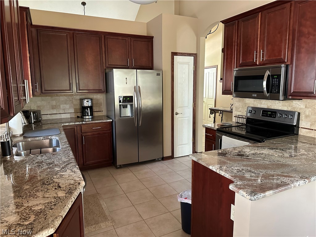 Oakmont Clstrs Ph 02 - Residential