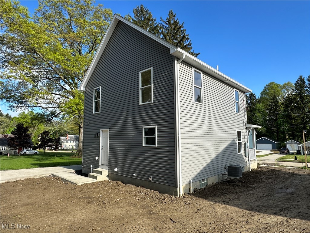737 Mineral Springs Avenue, Youngstown, Ohio image 2