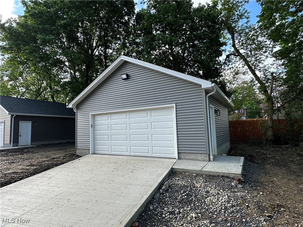 737 Mineral Springs Avenue, Youngstown, Ohio image 4