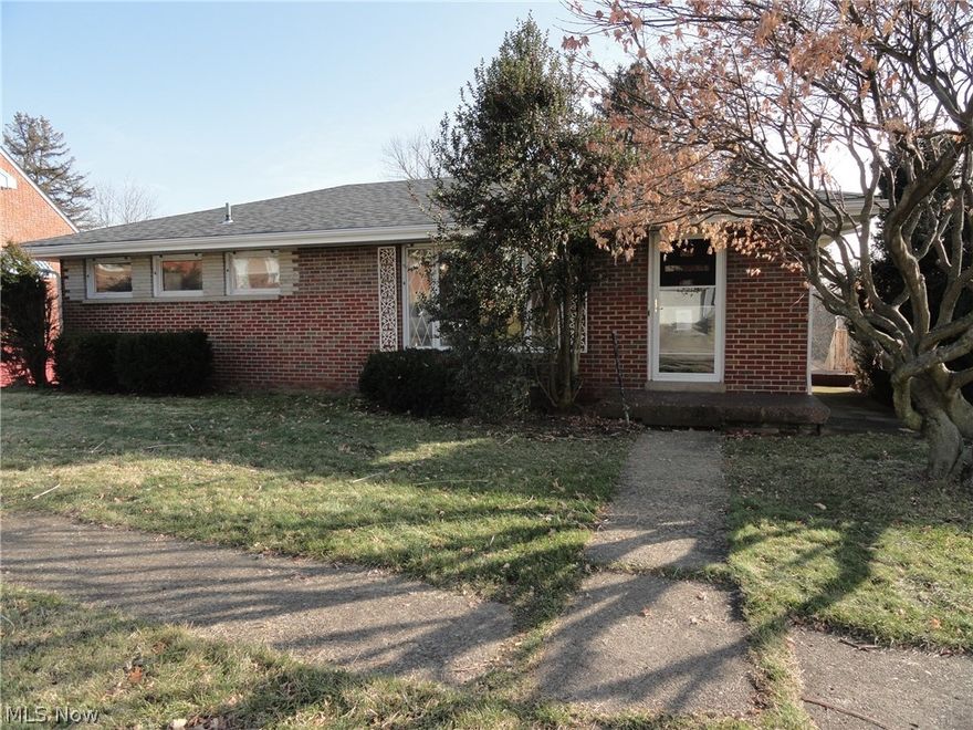 3 Bedroom, 2 Bath Brick Ranch home in well established neighborhood features an eat in kitchen, hardwood floors thru-out main level, large Family Room with bar and built in entertainment center, integral garage & covered back yard patio.  Easy access to Route 22, dining, shopping & all amenities.