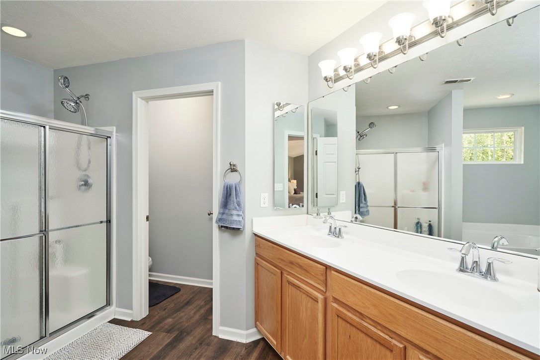 Copley, Ohio 44321, United States, 4 Bedrooms Bedrooms, ,4 BathroomsBathrooms,Residential,Contingent,126767