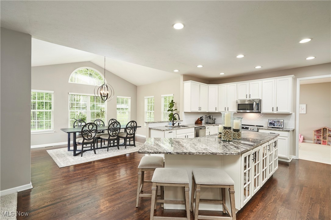 Copley, Ohio 44321, United States, 4 Bedrooms Bedrooms, ,4 BathroomsBathrooms,Residential,Contingent,126767