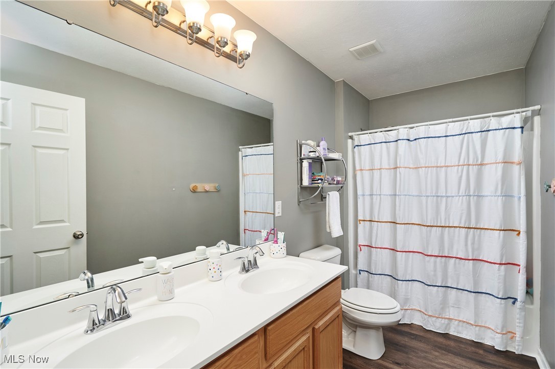 Copley, Ohio 44321, United States, 4 Bedrooms Bedrooms, ,4 BathroomsBathrooms,Residential,Contingent,126767