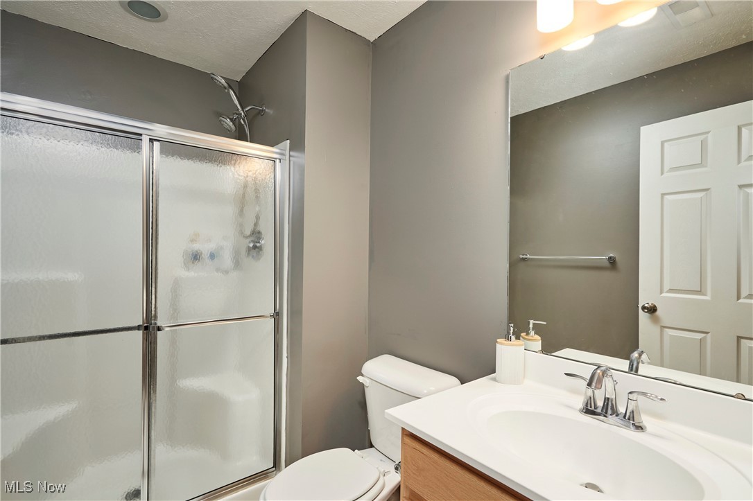 Copley, Ohio 44321, United States, 4 Bedrooms Bedrooms, ,4 BathroomsBathrooms,Residential,Contingent,126767