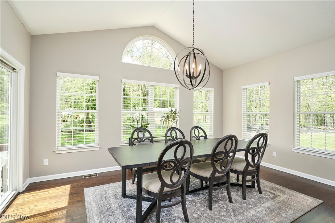 Copley, Ohio 44321, United States, 4 Bedrooms Bedrooms, ,4 BathroomsBathrooms,Residential,Contingent,126767