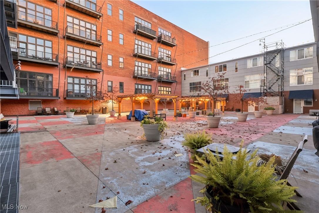 Carroll Ave Condo - Residential