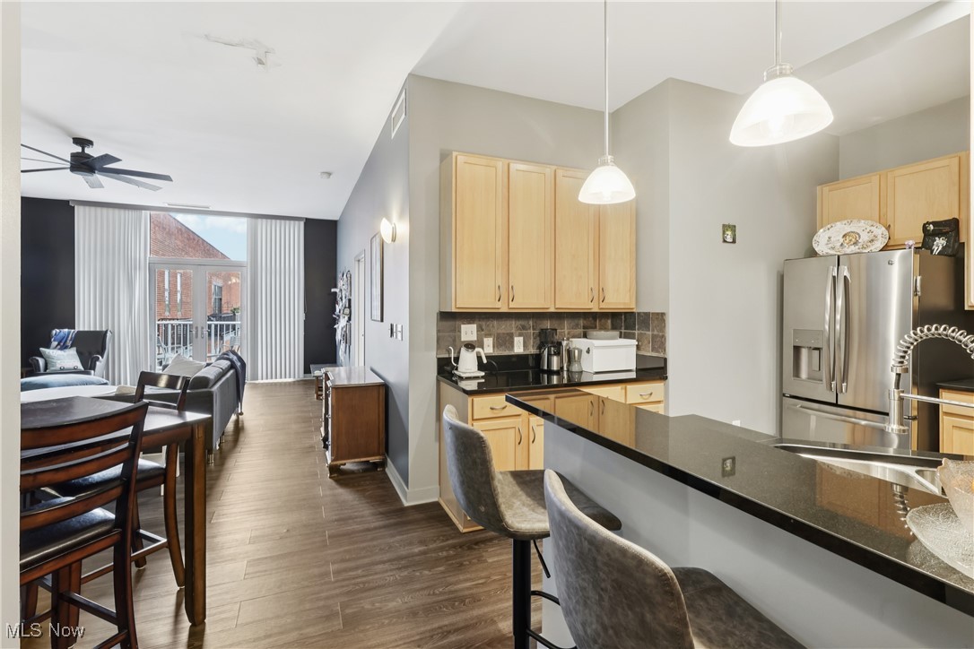 Carroll Ave Condo - Residential