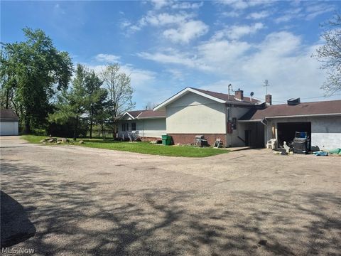 Tiny photo for 7511 Jeffries Avenue, Garfield Heights, OH 44105 (MLS # 5210261)