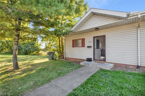 Tiny photo for 7511 Jeffries Avenue, Garfield Heights, OH 44105 (MLS # 5210261)