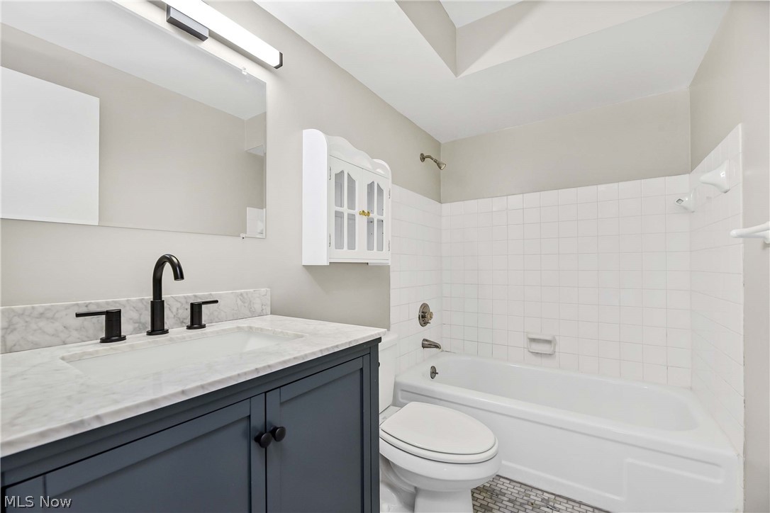 The Carlyle - Residential