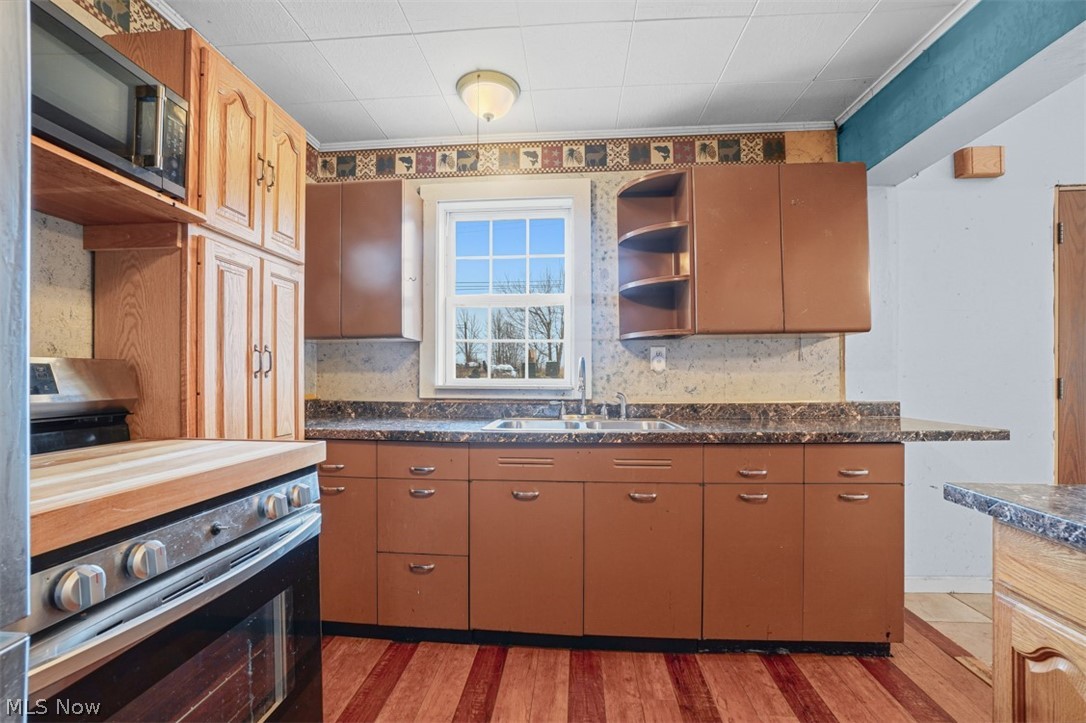 Kiwanis Lake - Residential