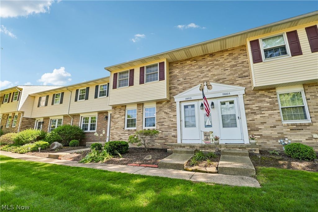 Photo of 1860 Higby Drive #B, Stow, OH 44224 (MLS # 5211816)