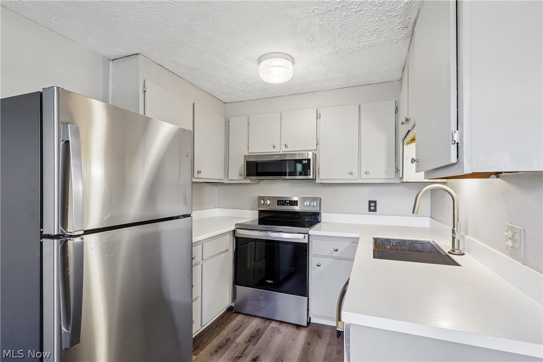 Huntington Park Condo - Residential