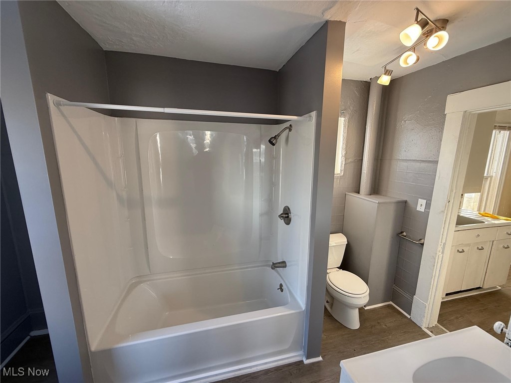 S S - Residential Income