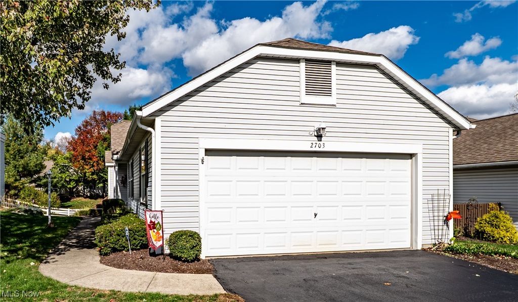 Photo of 2703 York Drive #41, Stow, OH 44224 (MLS # 5161401)
