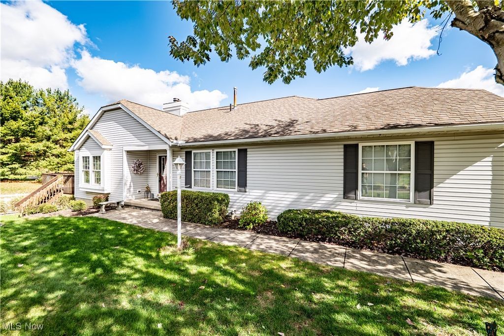 Photo of 2703 York Drive #41, Stow, OH 44224 (MLS # 5161401)