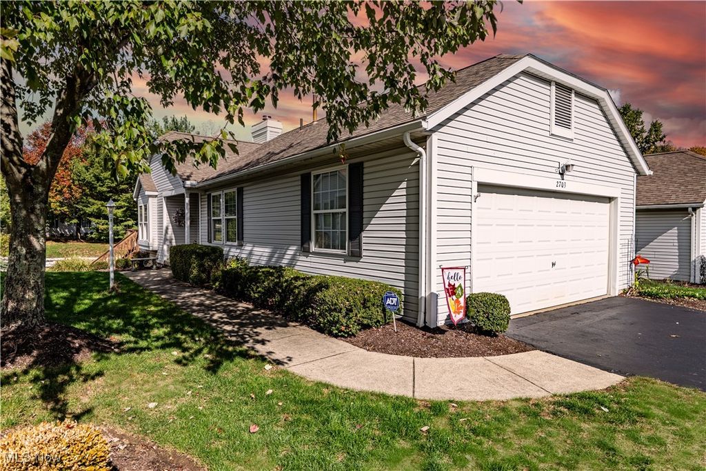 Photo of 2703 York Drive #41, Stow, OH 44224 (MLS # 5161401)