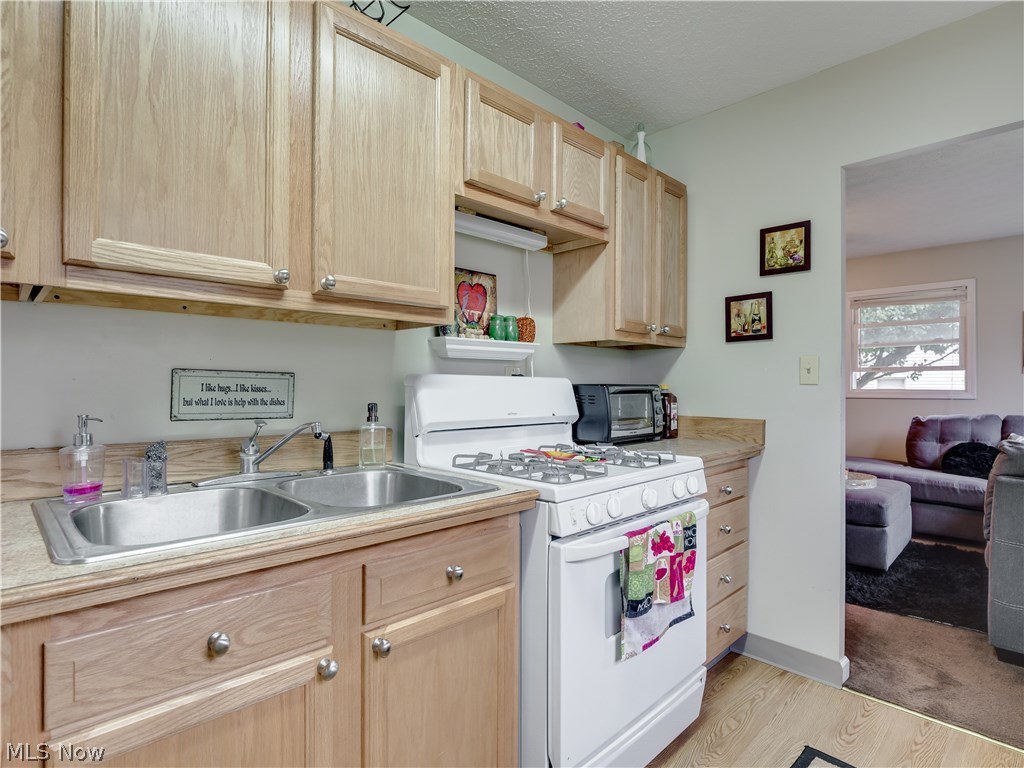Knollwood - Residential
