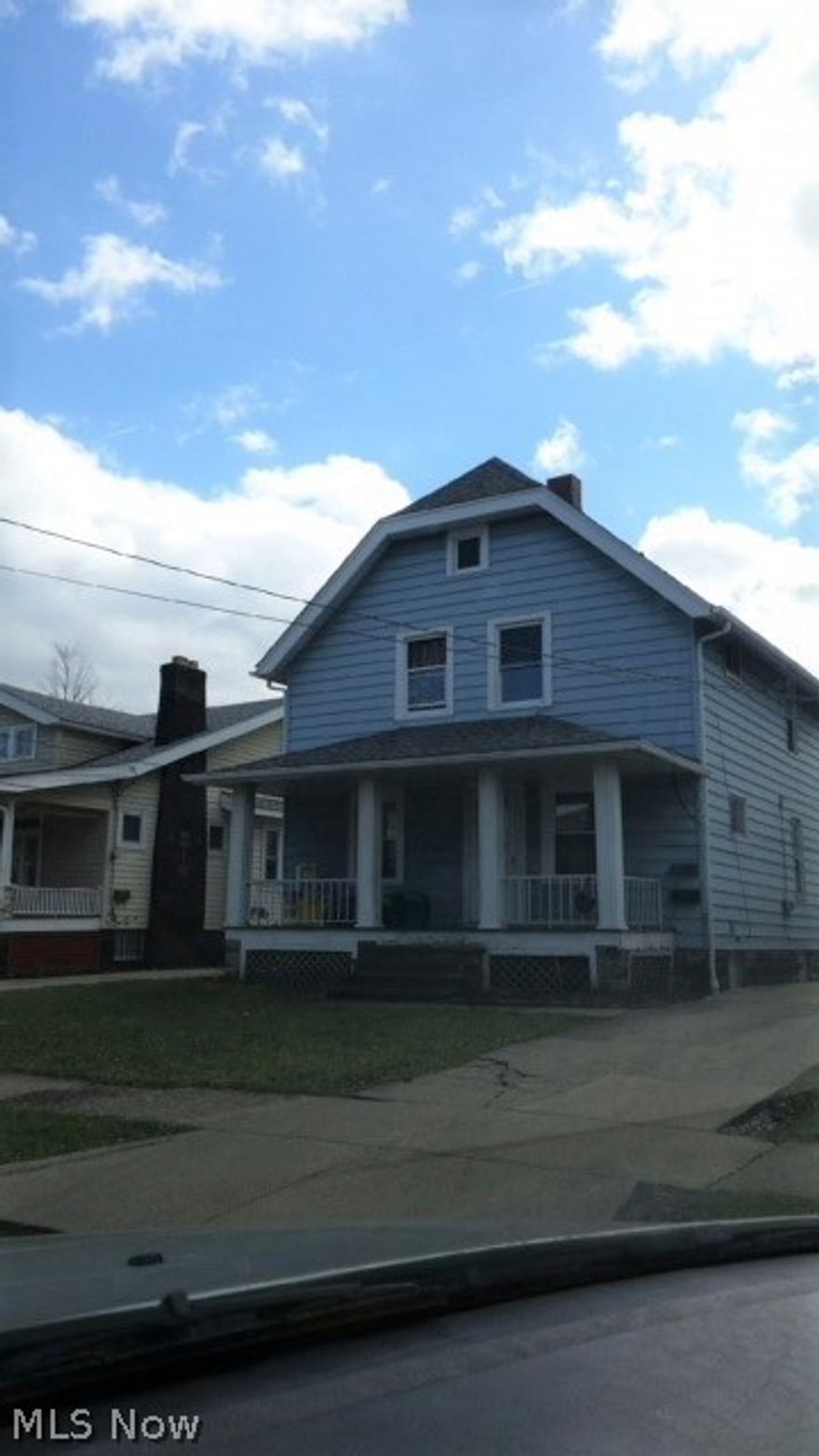 Clean Double w/newer roof, windows, some carpet & flooring. Separate utilities. Updated electric.