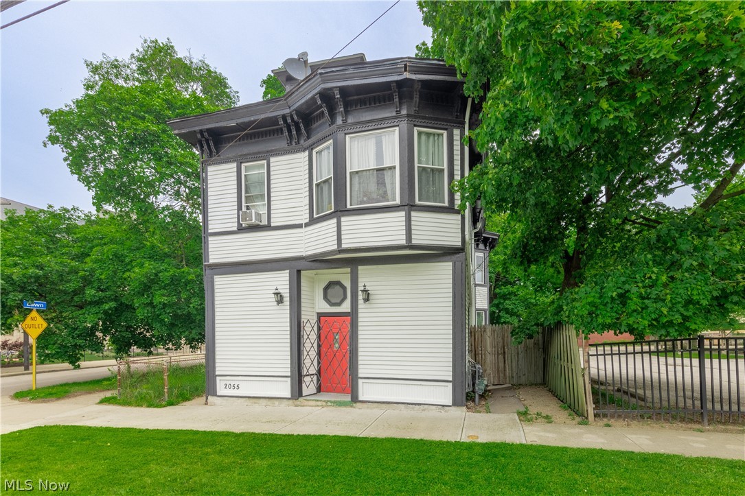 2055 W 65th Street