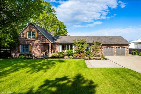 Photo of 4802 Center Road, Avon, OH 44011 (MLS # 5210273)