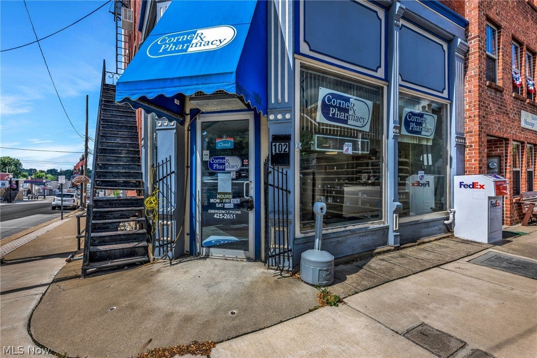 102 W Main Street